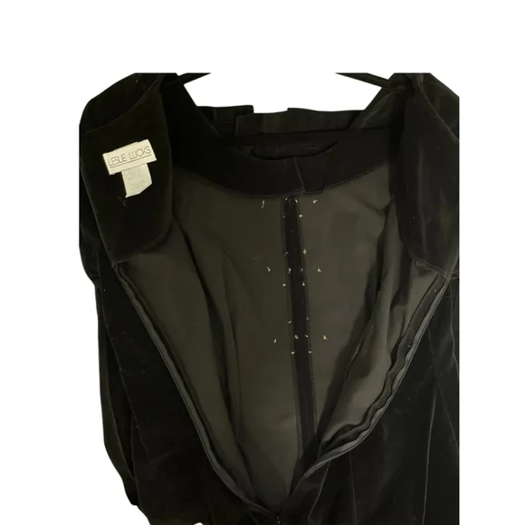 Leslie Lucks, Vintage & Velvet Black Dress with Gold Color Accents, SZ: 16 - Picture 6 of 9